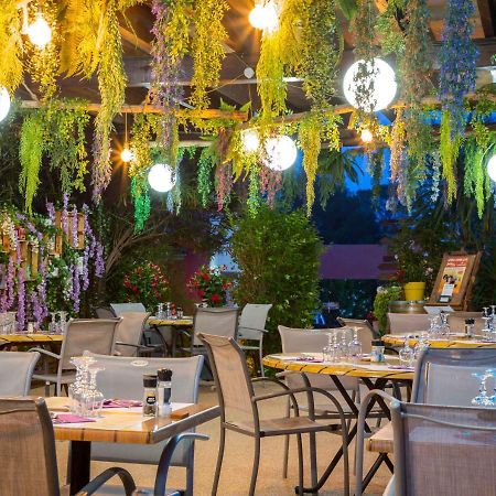 Hotel Les Pins Blancs En Provence Le Muy Zewnętrze zdjęcie