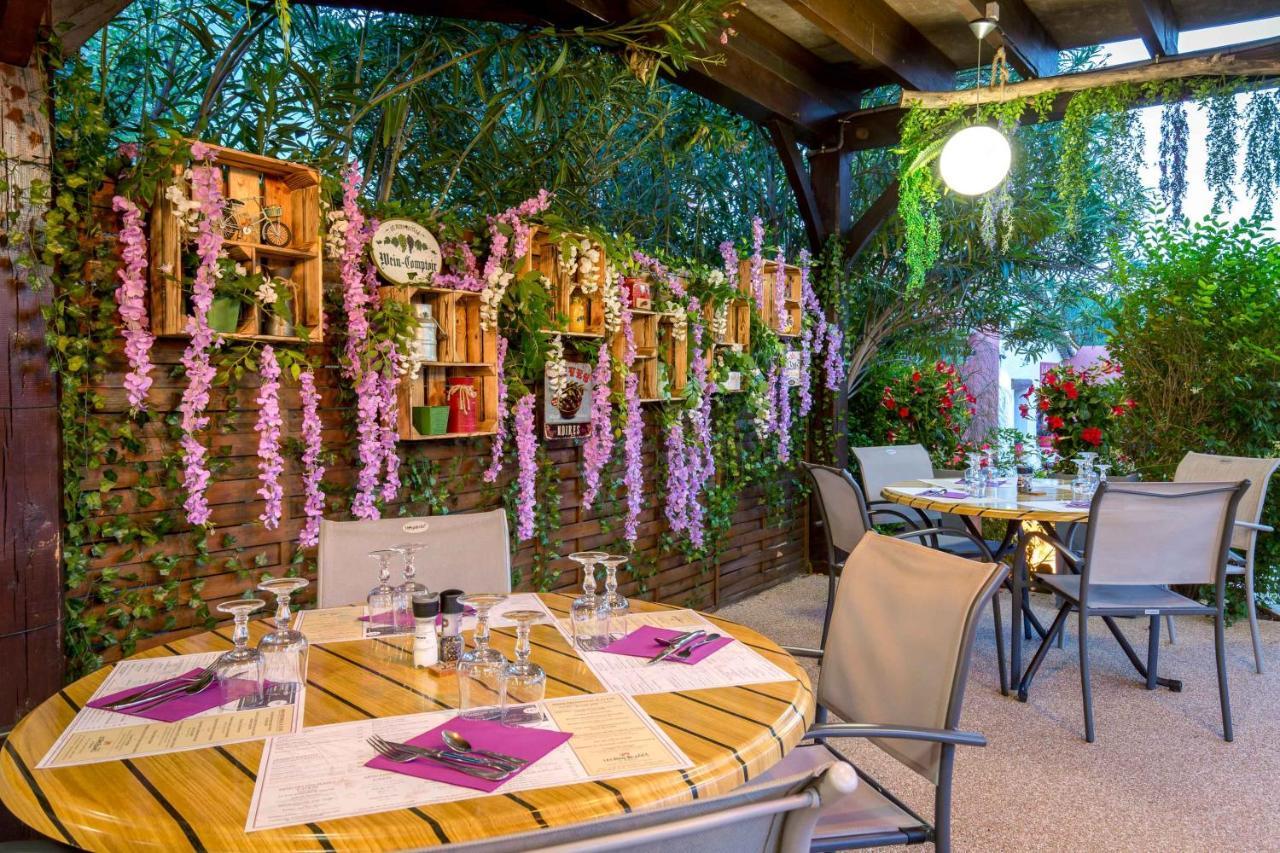 Hotel Les Pins Blancs En Provence Le Muy Zewnętrze zdjęcie