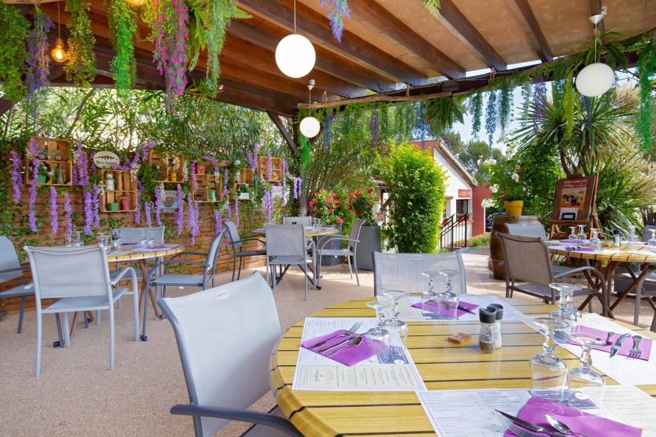 Hotel Les Pins Blancs En Provence Le Muy Zewnętrze zdjęcie