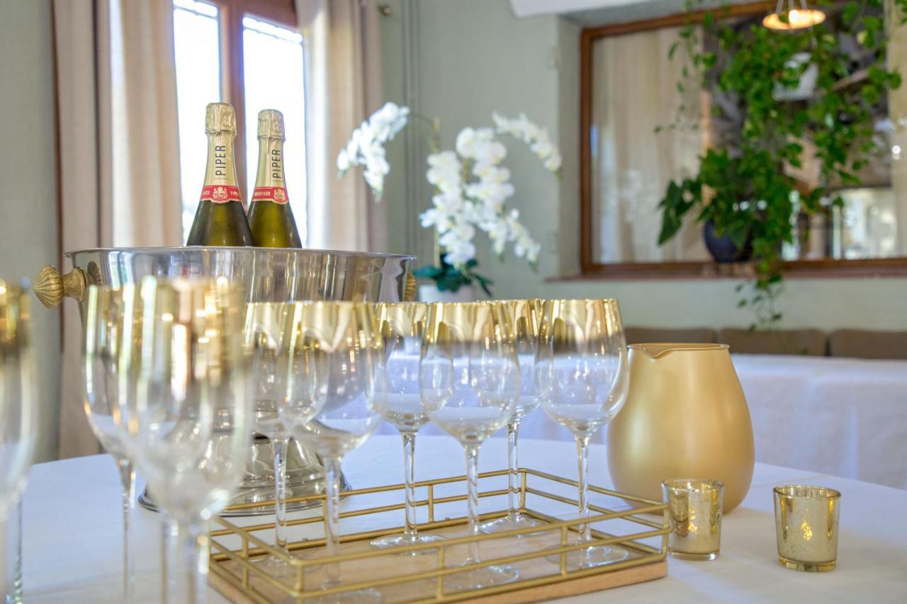 Hotel Les Pins Blancs En Provence Le Muy Zewnętrze zdjęcie