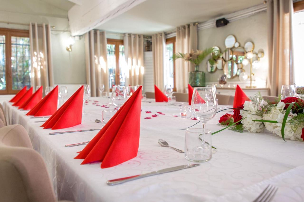 Hotel Les Pins Blancs En Provence Le Muy Zewnętrze zdjęcie