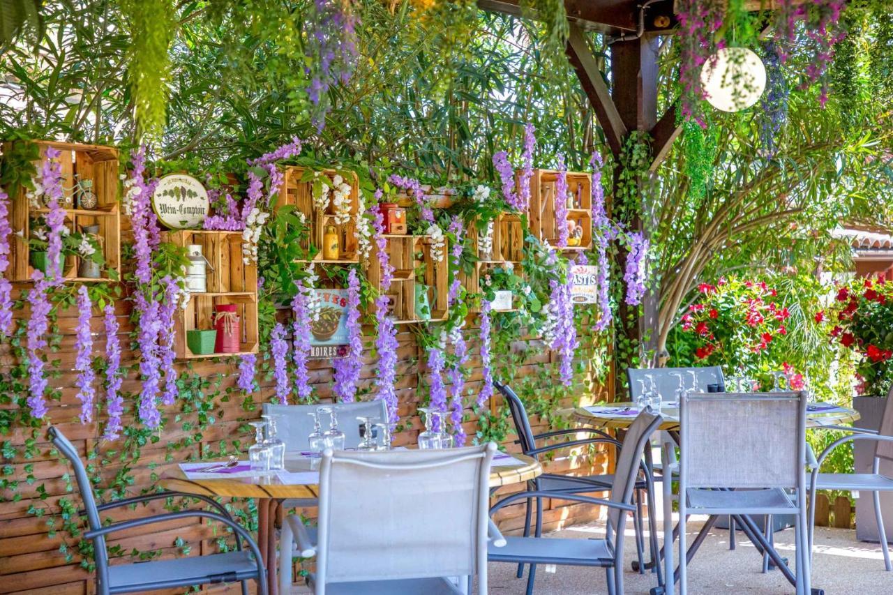 Hotel Les Pins Blancs En Provence Le Muy Zewnętrze zdjęcie