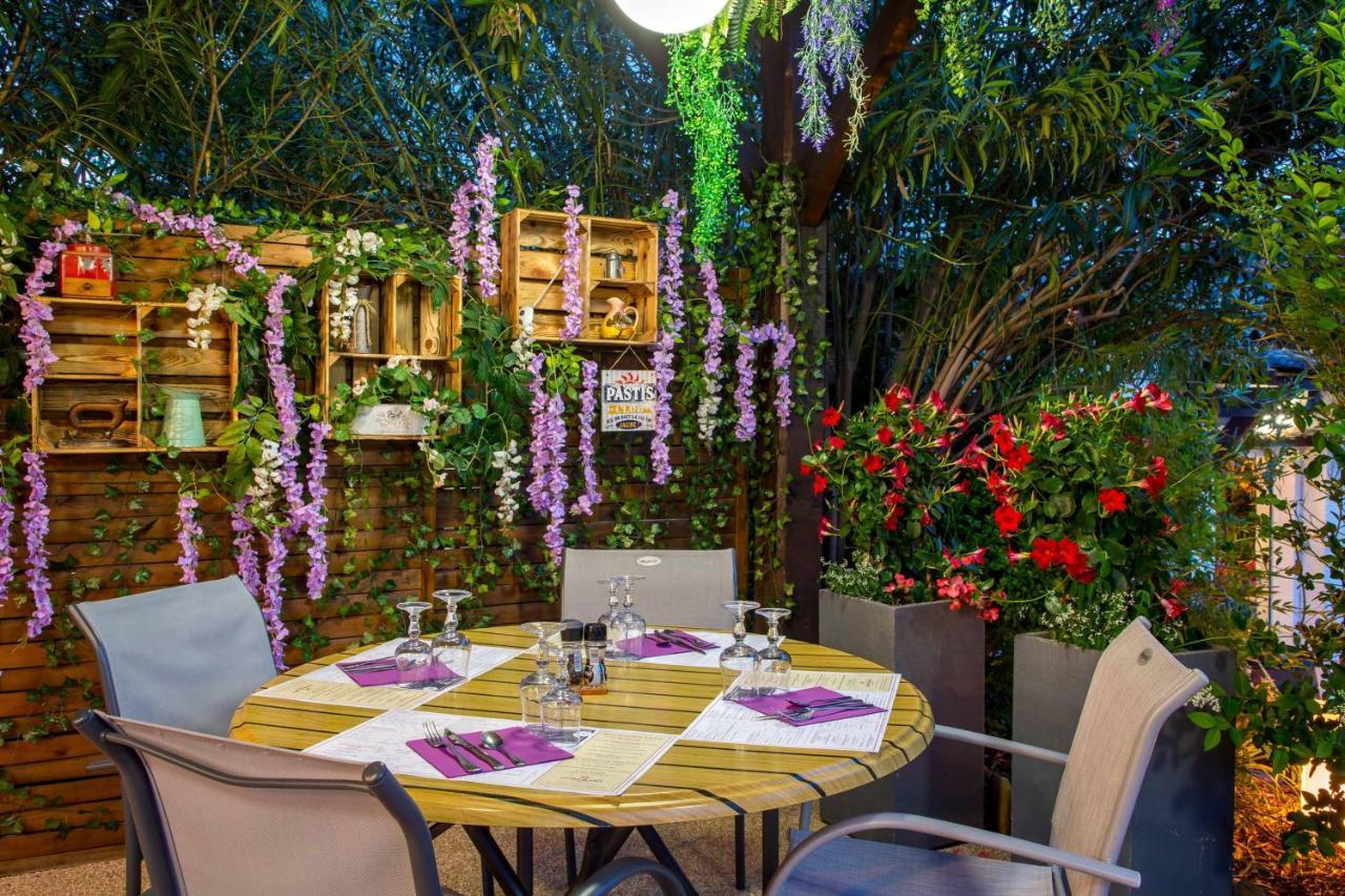 Hotel Les Pins Blancs En Provence Le Muy Zewnętrze zdjęcie